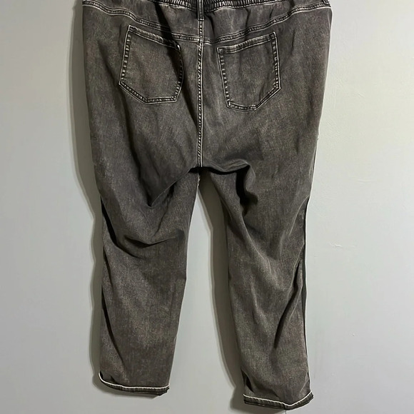Torrid black denim jogger size 3 (24-26) - Picture 3 of 7